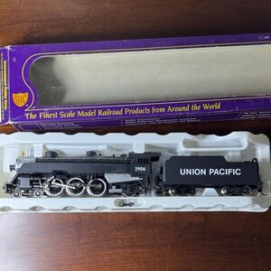 IHC Union Pacific 4-6-2 Pacific Premier Steam Locomotive Model Train Set (New)